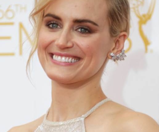 Get The Look: Emmy Awards Beauty, Taylor Schilling